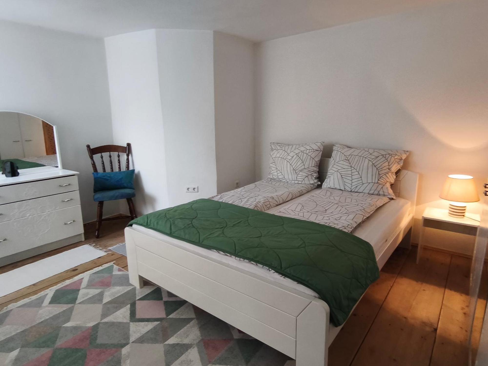 Yasmin - Your Window To Apartment *