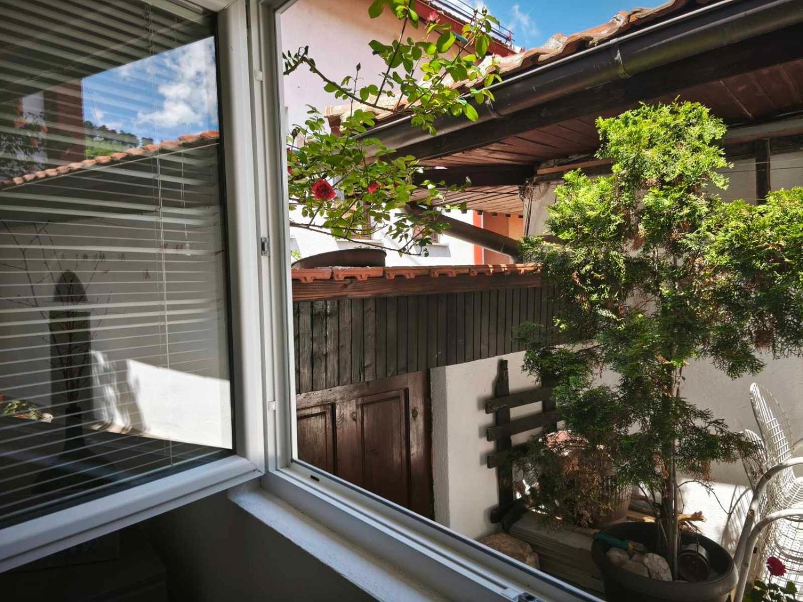Yasmin - Your Window To Apartment