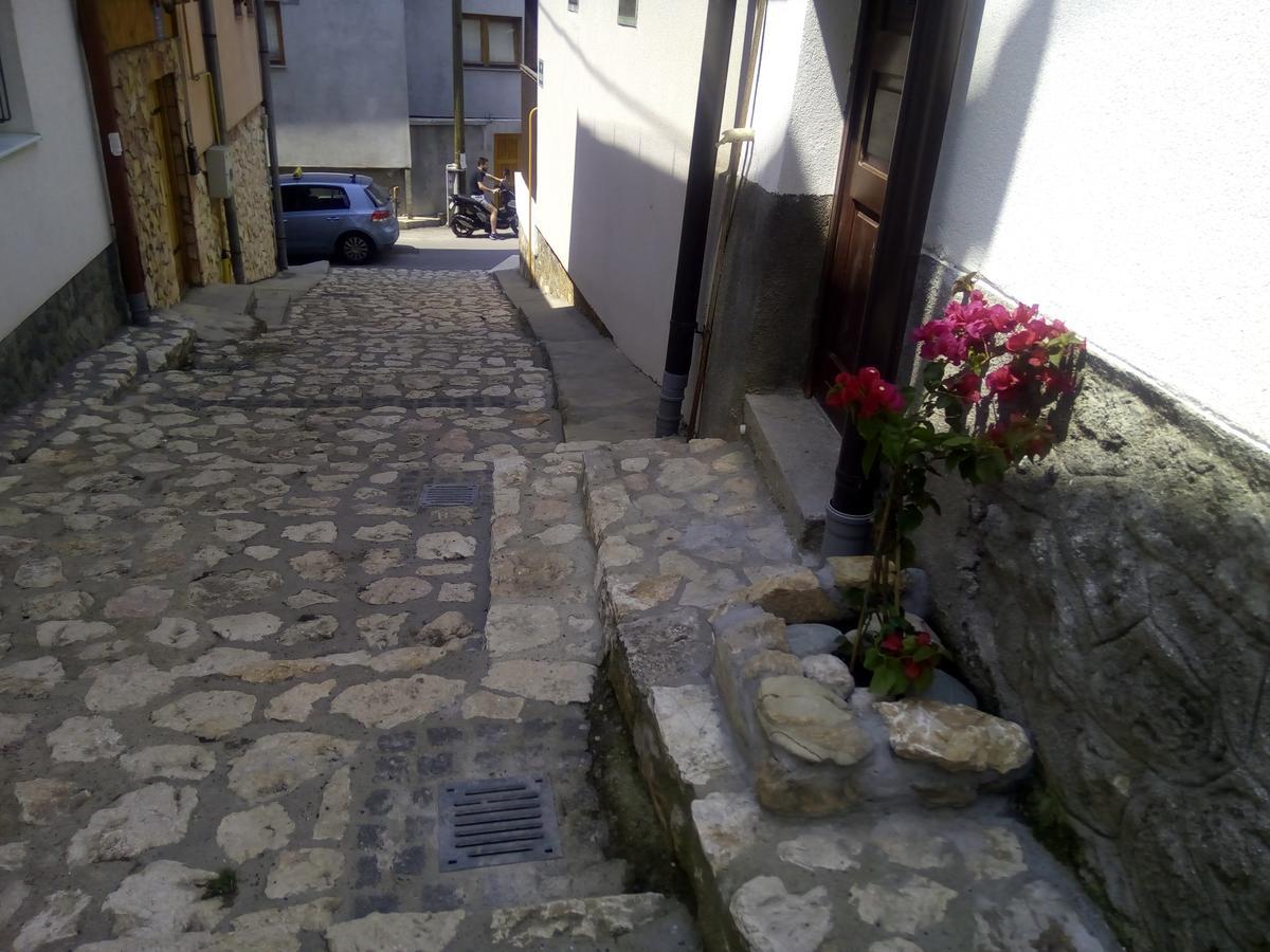 Yasmin - Your Window To Sarajevo